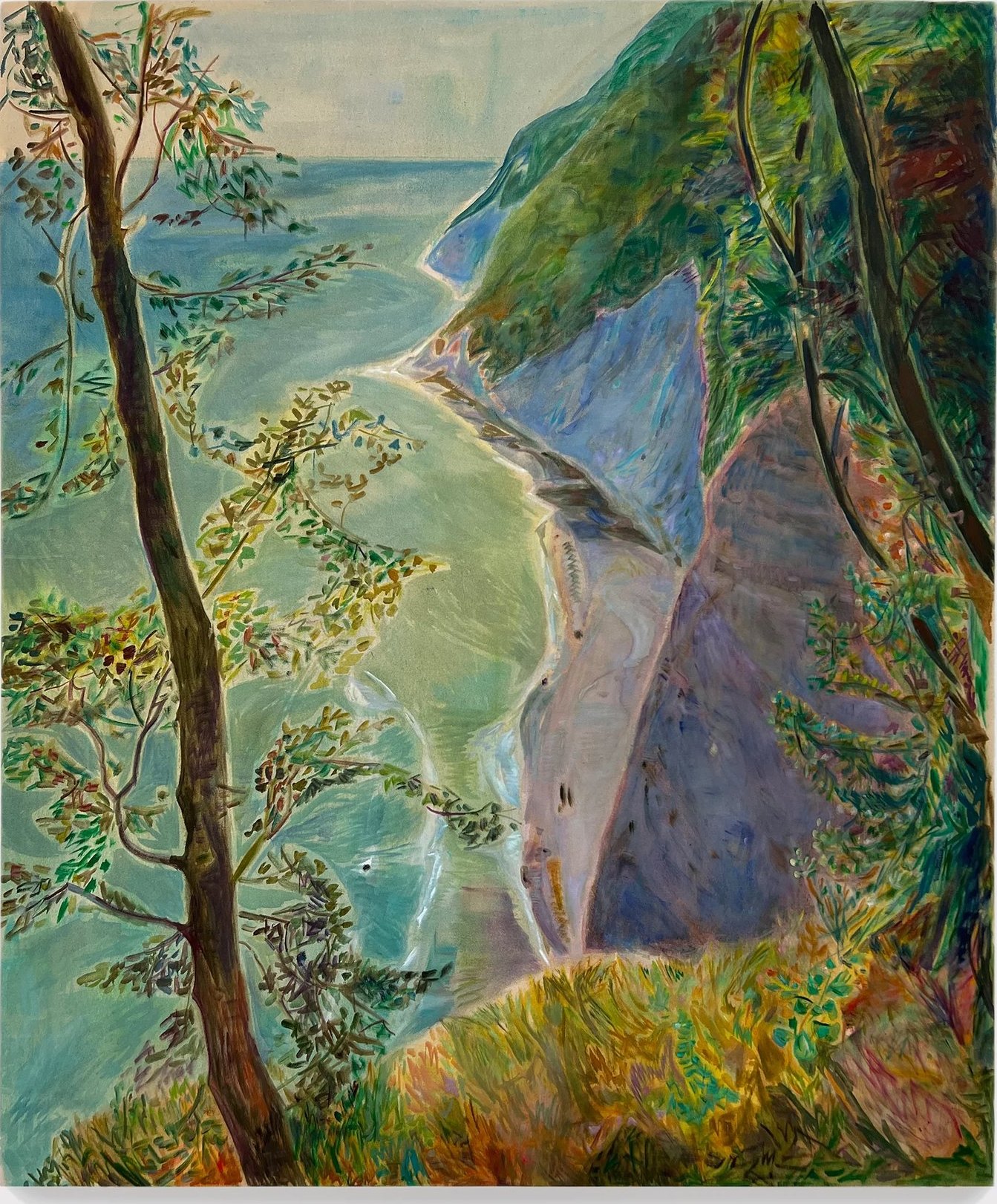 Kreidefelsen: white chalk cliffs above a turquoise sea, framed by a tall tree
